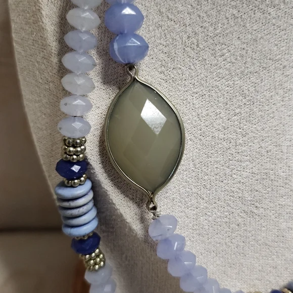 Vintage ‘90s CHICO‘s extra long blue beaded necklace with faceted stone accents - Picture 2 of 12